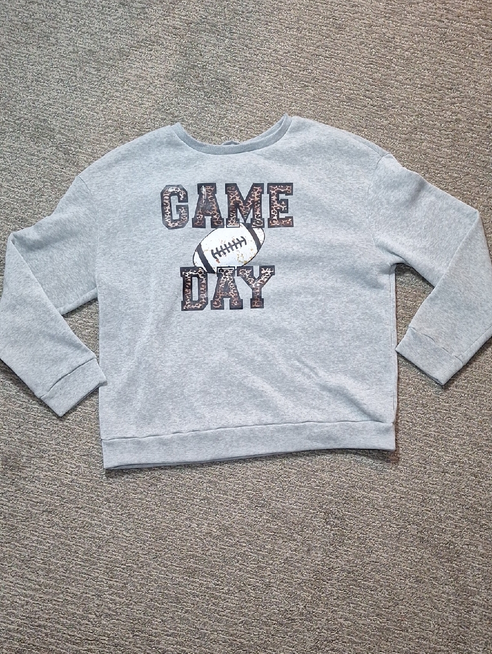 SHEIN Light Gray Crewneck Sweatshirt with Black Tag
